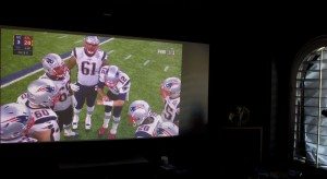 VPL-VZ1000ES_hdtv_football_ambient-light